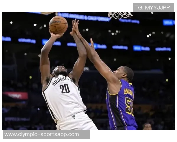 浓眉半场表现亮眼12投6中罚球全中助力球队争胜 浓眉半场表现亮眼12投6中罚球全中助力球队争胜