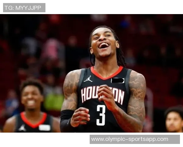 小迈克尔波特半场表现出色14中7砍下20分外加8篮板三分球命中率高达50