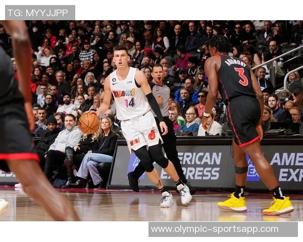 火箭本赛季场均1278分领跑联盟热火76人紧随其后争夺季后赛席位 火箭本赛季场均1278分领跑联盟热火76人紧随其后争夺季后赛席位